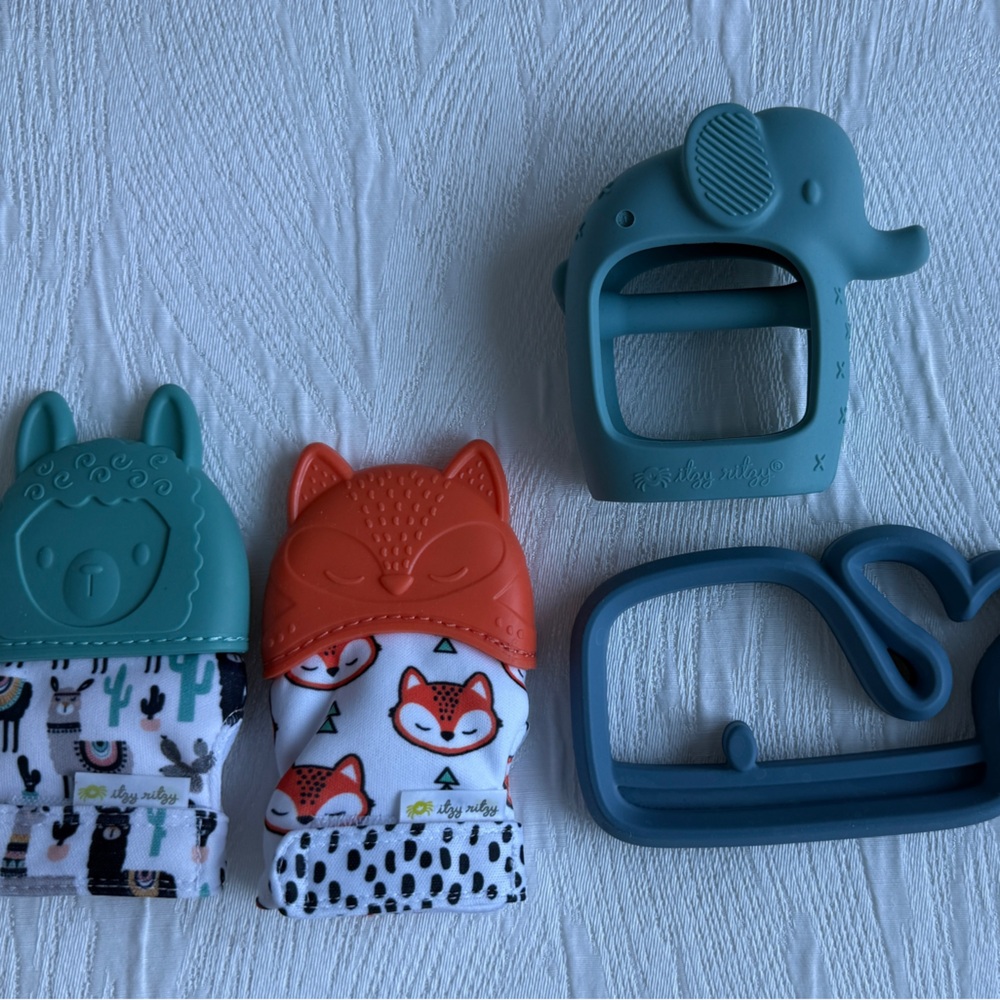 Itzy Ritzy Mitt and Grip Teethers